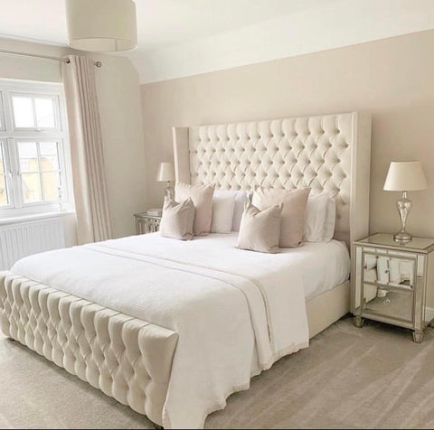 CHESTERFIELD WINGBACK BED